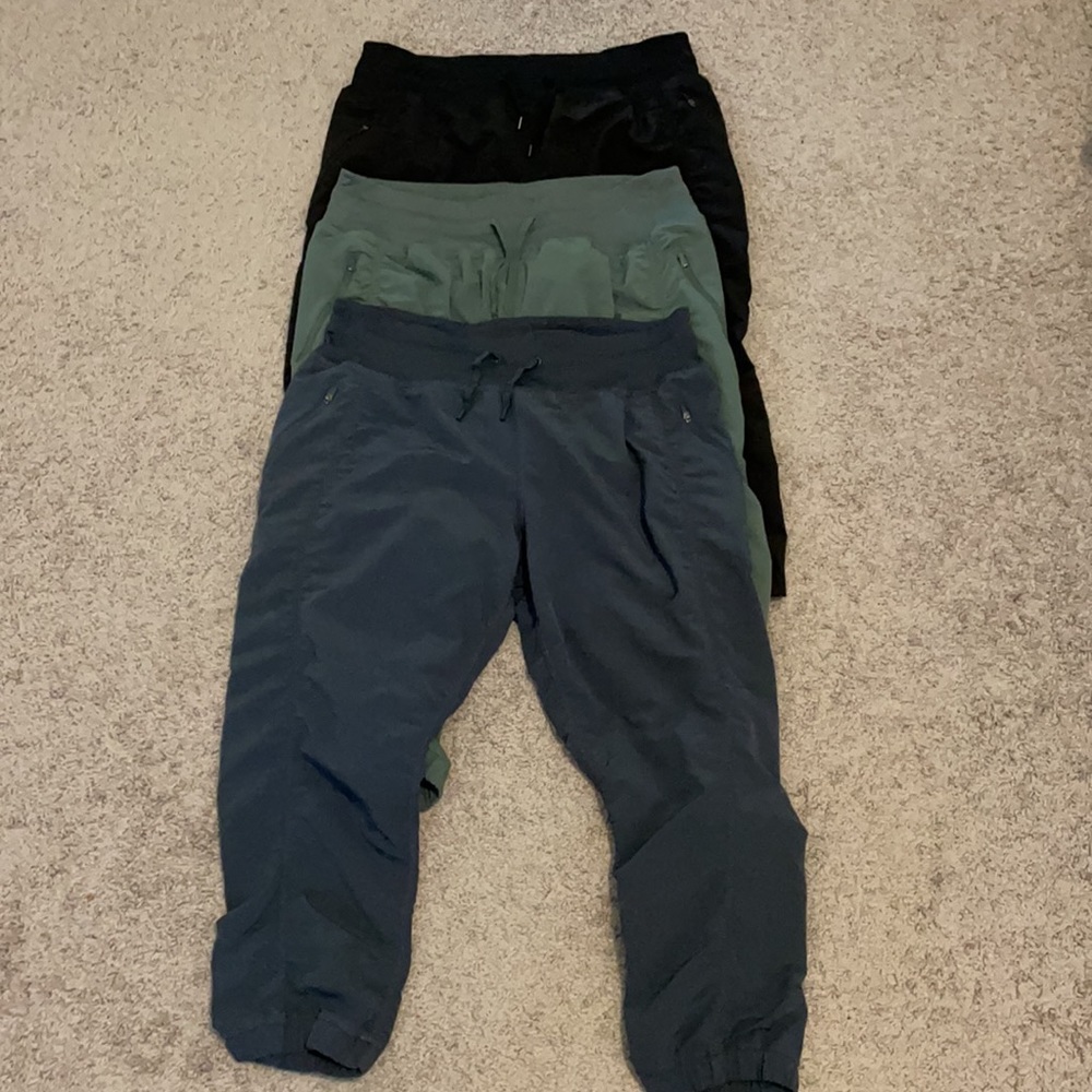 Lot of 3 Athletic Cropped Pants Kirkland Signature